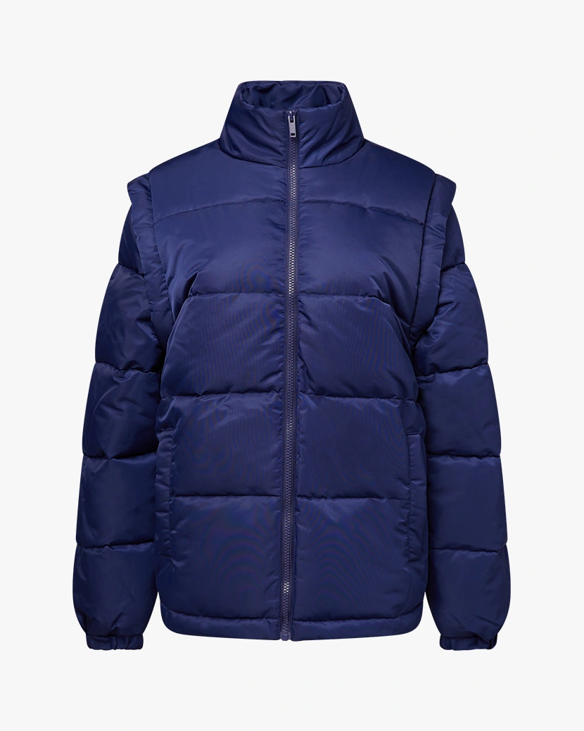 Chaqueta Puffer Desmontable: ¡Invierno Versátil y con Estilo! La Moda se Adapta a Ti.